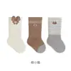 Nova coleção de inverno de meias infantis de cano médio: 10A antibacteriano, espessado e quente, apresentando designs fofos de desenhos animados, perfeito para bebês e crianças pequenas