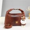 Bolso Pequeño Portátil para Mujer 2024 Nuevo Bolso de Mujer Textura de Alta Gama Transfronterizo Bolso de Hombro Cruzado Joker Bolso Pequeño Tipo Almohada