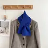 Bufanda cruzada ins artística versátil estilo coreano para mujer, cálida y cortavientos para otoño e invierno, color liso, calentador de cuello de punto de alta gama