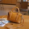 Bolso Boston de Cuero Genuino para Hombro y Cruzado, Estilo Nuevo Primavera 2026, Bolso de Mano de Piel de Vaca de Primera Capa de Alta Gama, Versátil para Mujer
