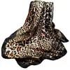 Bufanda de Seda Retro con Estampado de Leopardo Transfronteriza, Bufanda Cuadrada de Satén Sedoso de 90 cm, Decoración para la Cabeza, Bufanda Protectora del Sol, Elegante Bufanda para el Cuello