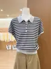 Top de punto a rayas con cuello polo de media botonadura y manga corta para mujer, nuevo estilo de verano 2026, top único holgado que estiliza con cuello de solapa