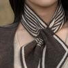 Cachecol Quente de Caxemira Outono e Inverno 2026 Novo Feminino Jacquard Dupla Face Cachecol Triângulo Color-Blocked Gravata Borboleta Elegante Cachecol Pequeno para Pescoço