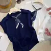 2026 Súper Trendy Top de Seda Helada para Mujer Nuevo de Verano Manga Corta Camiseta con Lazo Cuello en V Delgado Diseño Elegante Top