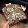 70 pequeñas bufandas cuadradas de moda, sencillas, de seda artificial, profesionales, chal decorativo para mujer, nuevas bufandas de seda de alta calidad, venta al por mayor