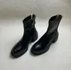 Botas Britânicas Chuyuji de Cano Curto com Solado Grosso e Bico Redondo para Mulheres, Aumentadoras de Altura, Salto Bloco Simples, Zíper nas Costas