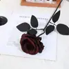 Decoração de casa de rosa de Halloween transfronteiriça para atmosfera festiva, rosas artificiais pretas, flores de seda pretas e brancas, flores artificiais
