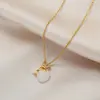 Nueva cadena de clavícula de lujo estilo coreano, collar versátil de acero de titanio de moda para mujer, colgante simple clásico de circón, accesorio versátil