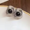 Brincos Plissados Torcidos com Contas Redondas de Agulha de Prata, Estilo Único e Cool, Brincos Elegantes, Brincos de Luxo Leve de Nicho Atacado