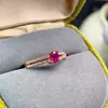 Anillo de Rubí Recién Cortado con Explosión de Color Fuego Super Limpio de Cristal Piedra Principal 4*5mm Plata S925 Incrustación de Precisión