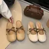 Mocasines planos de cuero suave con estampado floral para mujer, nuevo estilo primavera/verano 2026, adecuados para usar al aire libre, zapatos planos elegantes y versátiles