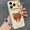 Adecuado para funda de teléfono iPhone 17 Pro, con un lindo diseño de lunares con gafas y un pequeño oso, disponible en varios tamaños, también compatible con fundas protectoras Apple 18/15
