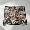 Pañuelo para la cabeza de chica hot retro americano, moderno y genial, patrón paisley hip-hop, graffiti, fino, simple, versátil, pañuelo cuadrado, accesorio para la cabeza