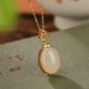 Colgante elegante con forma de bolsita de fideos de huevo de jade hetian bañado en oro de plata esterlina S925 de Yilu, colgante individual para mujer que combina con todo.