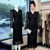 Vestido Longo Estilo Retrô Francês 2026 Outono Nova Roupa Feminina Gola V Slim Fit Abraça o Corpo Vestido de Renda 45370