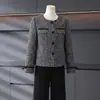 Nuevo Abrigo Corto de Primavera y Otoño Estilo Chanel, Moderno y Elegante, Corte Entallado, Favorecedor y Disimula, Abrigo Versátil Tallas Grandes