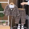 Guapo Niño Pequeño Traje de Chaleco a Cuadros Conjunto de Tres Piezas Primavera y Otoño 2025 Nueva Ropa de Moda para Niños Ropa de Primavera para Bebé
