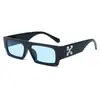 Novos Óculos de Sol da Moda Estilo Americano com Armação Quadrada Pequena e Decoração Cruzada, Estilo Street Hip-Hop, Óculos de Sol Versáteis e Estilosos