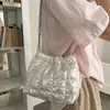Elegante Bolso de Hombro Fruncido con Hombros Abullonados para Mujer, Verano 2026 Estilo Coreano Simple Estilo Ins Bolso Versátil de Cadena para Debajo del Brazo