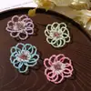 Aretes DIY huecos con flores, perlas esmeriladas de dos tonos y estilo forestal, dijes para zapatos, broches, accesorios para el cabello y accesorios para ropa y sombreros