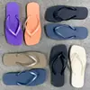Chanclas de nuevo estilo 2026 con punta cuadrada, pantuflas de verano antideslizantes, duraderas para la playa, sandalias de playa para mujer