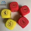 Fornecer dados coloridos de EVA de 5 cm, brinquedo de escrita para grafite infantil, peneira, cubo de EVA com cantos arredondados quadrados