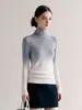 Camiseta base de color degradado de cuello alto para mujer, nuevo top ajustado de manga larga que te hace lucir más joven