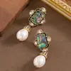 Pendientes Vintage Personalizados Estilo Retro con Perlas de Concha de Abulón Incrustadas de Diamantes, Lujo Ligero, Pendientes Elegantes y de Alta Gama para Mujeres