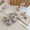 Sapatos de Salto Único com Laço de Borboleta da Moda para Bebês Meninas 2026 Chegada Nova de Primavera Malha Fina Respirável para Interior Sandálias
