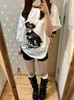 Nueva Camiseta Casual de Algodón con Estampado de Perro Estilo Coreano, Hombros Descubiertos, Manga Corta para Mujer, Top Holgado de Verano Dulce y Picante de un Hombro
