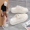 Chinelos de renda com sola grossa para mulheres, sapatos casuais da moda para usar ao ar livre, novos chinelos slip-on de verão 2026 XFF69