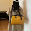 Bolsa de Viaje Transfronteriza Retro para Viajes Cortos, Bolso de Mano de Moda, Equipaje de Mano para Abordar, Bolso Cruzado Trendy de Hombro para Mujer