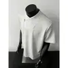 Camiseta Masculina com Zíper Diagonal na Gola V Assimétrica de Manga Curta, Caimento Justo, Estilo Artístico de Nicho, Gola Redonda, Manga Meia-Manga Estilo Americano