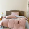 2026 Nuevo Set de Cuatro Piezas de Algodón Cepillado con Bordado de Osito de Peluche para Cama de 1.2m Set de Tres Piezas