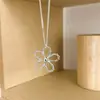 Collar Largo Estilo Coreano Flor Hueca Cadena para Suéter para Mujer, Colgante Simple de Flor de Cinco Pétalos, Cadena Clavicular Exquisita de Nicho para el Día a Día