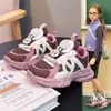 Sapatos Infantis da Moda 2026 Novo Outono Infantil Mais Vendidos Tênis Esportivo Meninas Casuais Corrida Sapatos de Pai Respirável