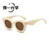 Gafas de sol Mi Mi mismo estilo marco grueso europeo y americano marco grande transfronterizo tachuelas metálicas redondas de moda gafas de comercio exterior gafas de sol personalizadas