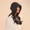 Sombrero de Orejeras Colgantes de Bola de Pelo de Lujo Accesible de Gama Alta para Mujer 100% Lana Pura con Cordones Estilo Casual Dulce Estilo Invierno 2025
