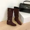 Novo Estilo Outono e Inverno com Aumento de Altura Oculto de 5cm~ Moda Coreana com Design de Fivela Elegante, Botas de Cano Médio Empilhadas, Botas Slim para Mulheres