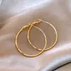 Pendientes de Aro Florales Dorados Lisos Modelo Nuevo 2026 para Mujer, Simples y Lujosos con un Toque de Alta Gama, Pendientes Versátiles de Estilo Nicho