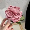 Clip para el Cabello de Flor Rosa Profundo Tridimensional Modelo Nuevo 2026, Diseño Único con Pétalos Tridimensionales, Accesorio para el Cabello