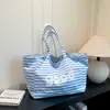 Bolsa de Tote Grande de Rayas Doble Cara con Letras Coreanas 2026 Mismo Estilo que las Celebridades de Internet Bolsa de Hombro Único Estilo Perezoso Bolso de Mujer Tela