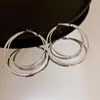 "Abalorio Floral de Perla" aretes de botón florales vintage con circonita y perla, aretes de lujo ligero de alta gama con un diseño único, aretes de nicho
