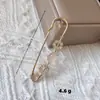 Alfiler de Seguridad con Tachuelas de Diamante para Ropa, Broche Versátil Anti-Exposición, Broche de Letra, Alfiler de Seguridad Grande con Pedrería para Cárdigan de Mujer