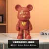 Nueva Versión del Oso en Forma de Corazón, un Adorno de Lujo Ligero y Estéticamente Agradable de Moda, Decoración de Oso Yuanbao para Entrada del Hogar, Gabinete de Vino y Gabinete de TV