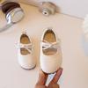 Sapatos Pequenos de Couro Prata para Crianças 2025 Outono Novo Estilo Coreano Sapatos de Princesa Doces com Laço para Meninas Flats da Moda
