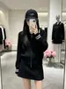 Cardigã de malha com zíper e gola estilo universitário para mulheres, novo modelo outono e inverno, com padrão de tranças e cores contrastantes, jaqueta suéter solta de manga comprida, moderno