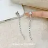 Deixe-me Brilhar como uma Estrela com Estes Brincos Que Fazem Seu Rosto Parecer Menor, Apresentando Pedrarias Cintilantes e Franjas, com um Design Elegante e Sofisticado