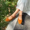 Sapatos Rasos de Couro Camurça Genuíno para a Primavera com Biqueira Redonda Confortável e Uma Tira Estilo Mary Jane