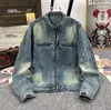 Jaqueta jeans retro americana com lavagem desgastada e bolso com zíper para homens e mulheres, moderna, estilosa, folgada, peça de outer wear versátil